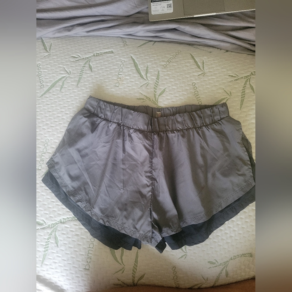Free People Movement Shorts Boundle - Picture 8 of 10